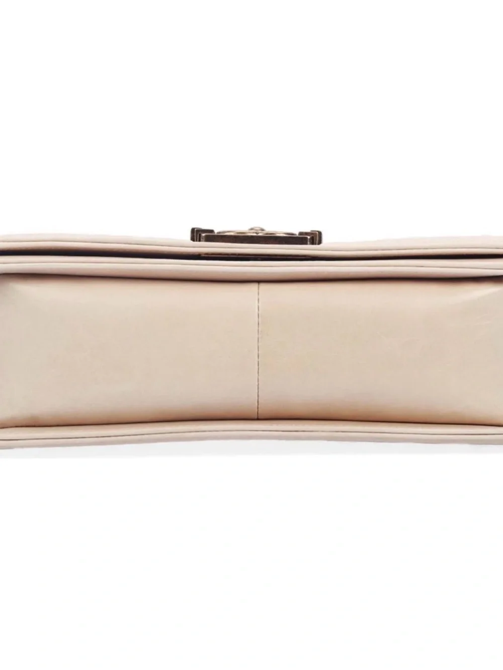 CHANEL Cream Boy Bag Medium with Antique Gold Hardware (Card and Dust Bag incl) - Picture 4 of 9